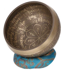 Handgearbeitete Gravierte Klangschale Mit Klöppel & Kissen - Ø 13 Cm Modell 8